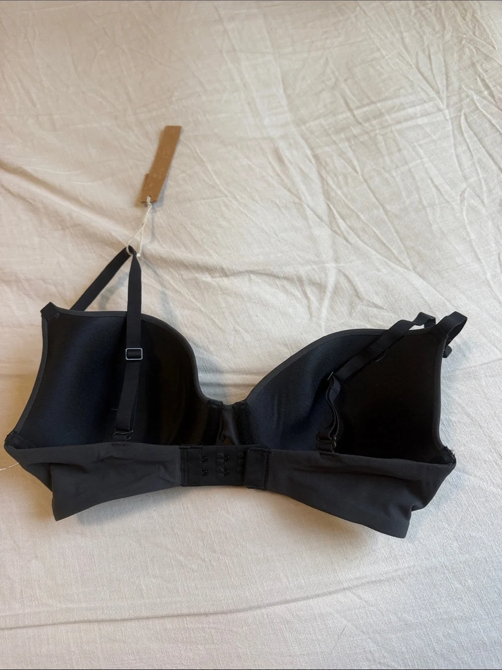 SKIMS tshirt bra - Picture 3 of 3